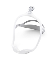 uma m&aacute;scara branca com um clipe