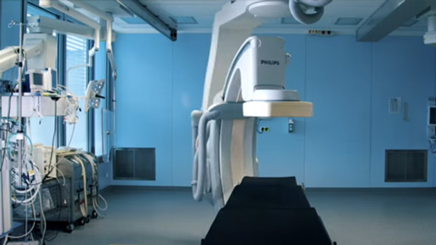 Realiza&ccedil;&atilde;o de procedimentos minimamente invasivos da coluna vertebral