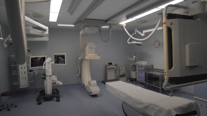 Realiza&ccedil;&atilde;o de procedimentos minimamente invasivos da coluna vertebral