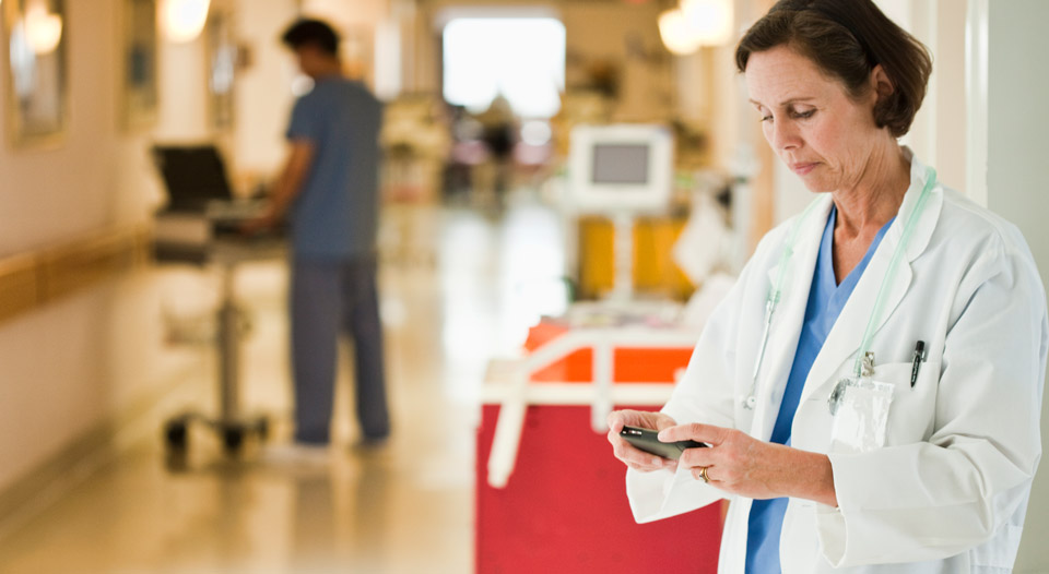 utilizar smartphones para auxiliar as comunica&ccedil;&otilde;es cl&iacute;nicas