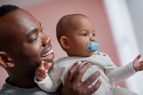Quando dar a chupeta ao rec&eacute;m-nascido?