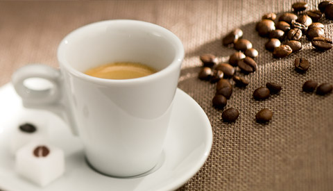 Uma ch&aacute;vena de caf&eacute;