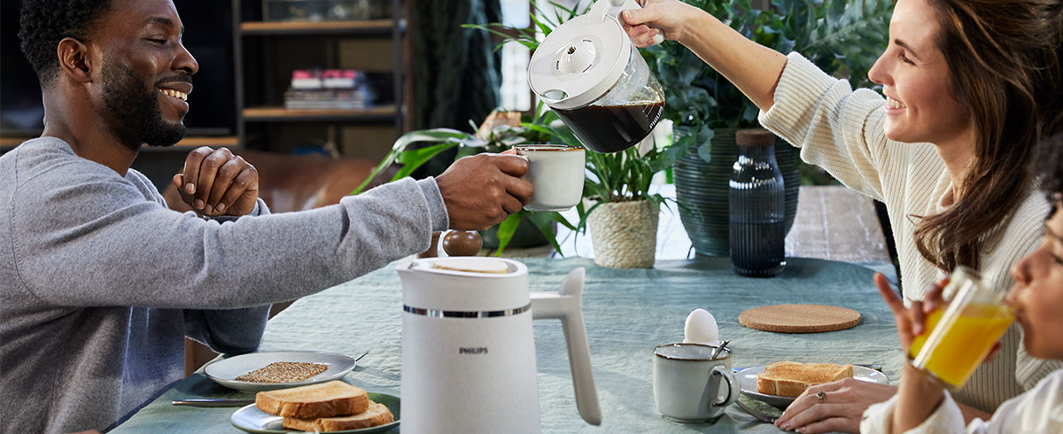 Philips Eco Conscious Edition, projetado eficiente, conjunto de pequeno-almo&ccedil;o