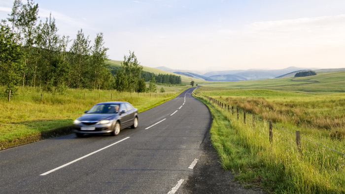 carro na estrada